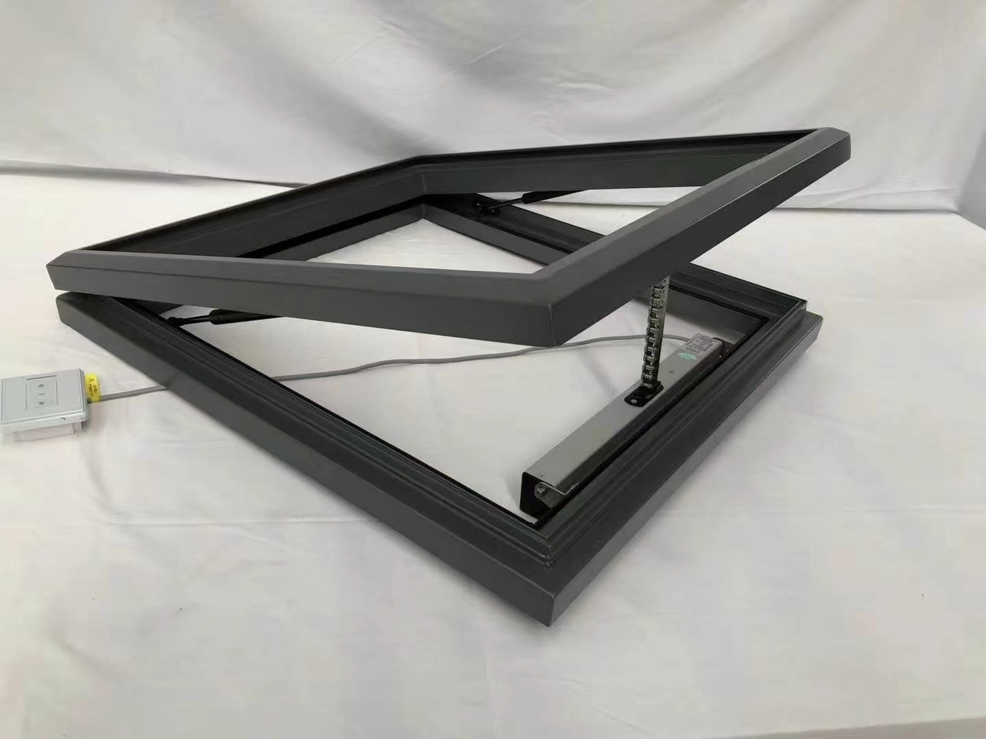 シングルチェーンウィンドウオープナー