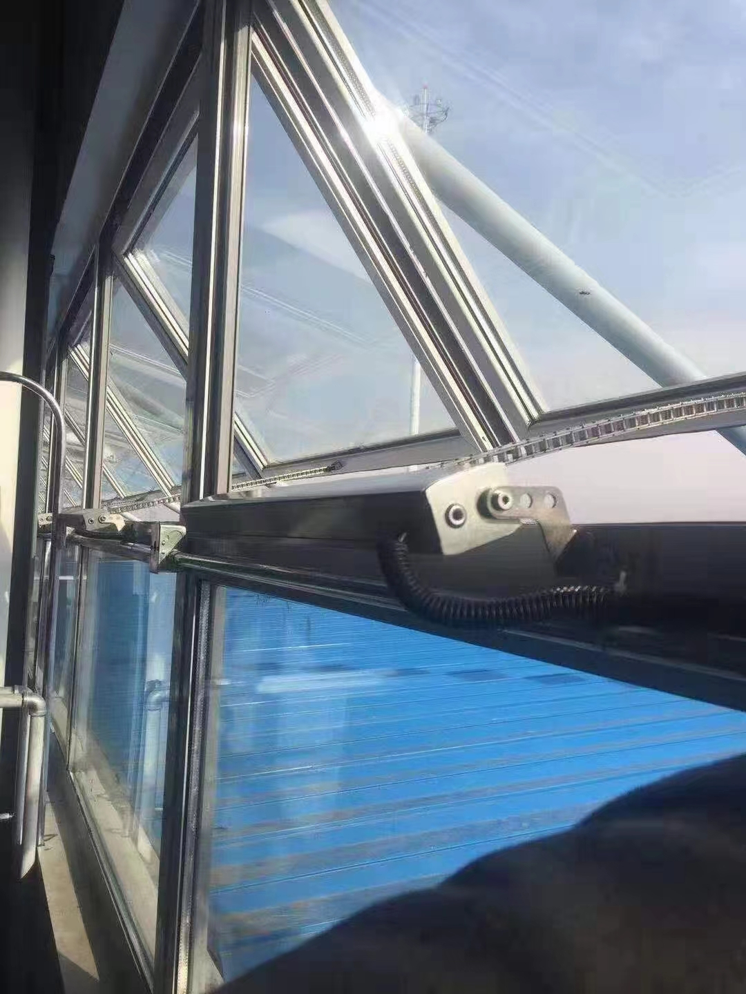 シングルチェーンウィンドウオープナー