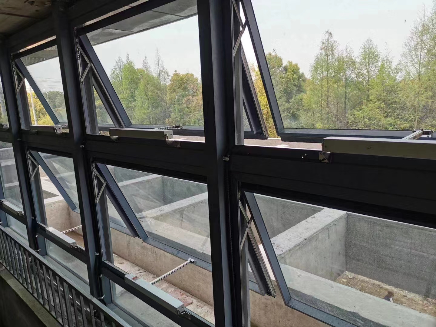 シングルチェーンウィンドウオープナー